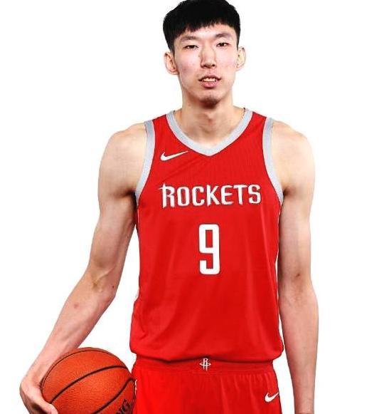来了！火箭新援齐亮相，甜瓜真社会，周琦这身材进不了轮换？