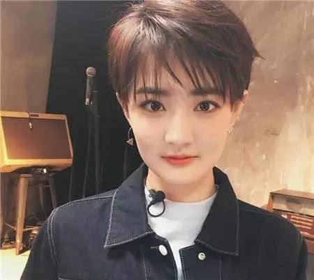 发质软的女性适合剪什么样的短发?6款发型由你选