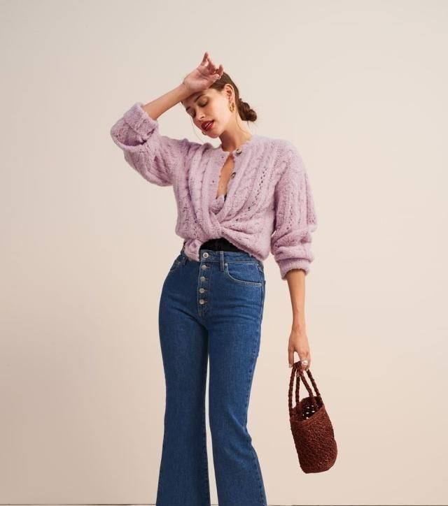  尽显：开衫+牛仔裤这样穿,时髦好看又清新柔美,尽显品味气质