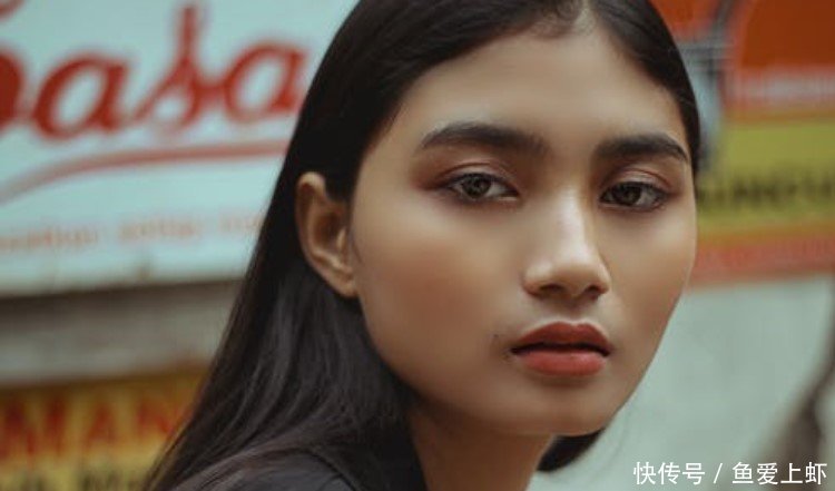 『底妆』三招选择粉底液,轻松打造上镜脸
