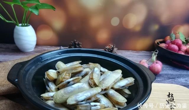  万能@蒸着吃的火锅，没听说过吧，还别不信，更有万能清汤锅底调配！