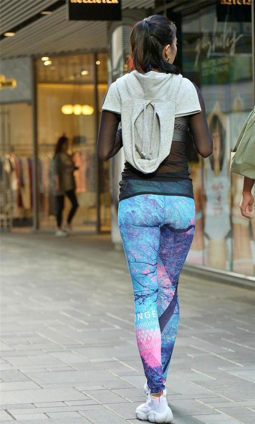 紧身健美裤那么显好身材，我也按捺不住想穿了