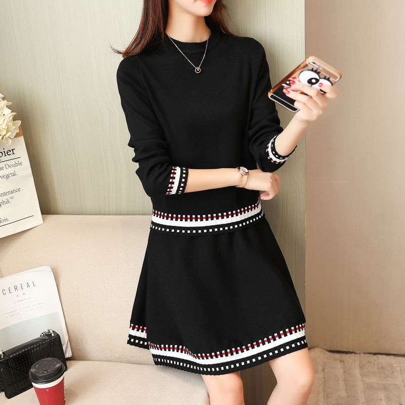 谁说秋天不能穿连衣裙?早晚刚上的针织裙套装,洋气又好穿,美爆