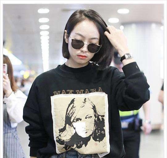 宋茜打开秀腿新世界，牛仔裙太厉害，网友：这是她自己定制的吧