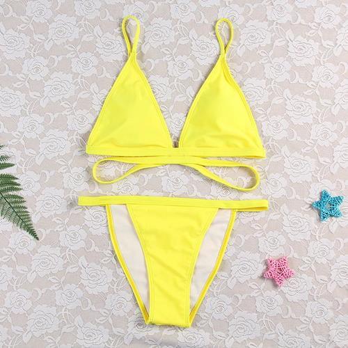 性感比基尼，惊艳整个沙滩