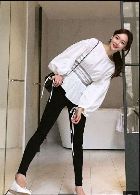 紧身裤更是塑造淑女气质，气场压倒一片路人款，穿多久都不会过时