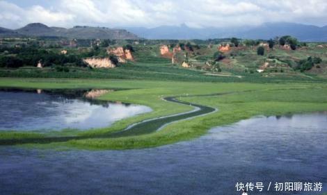 地球母亲被中国感动:天然形成6000亩湖泊,助力治沙?