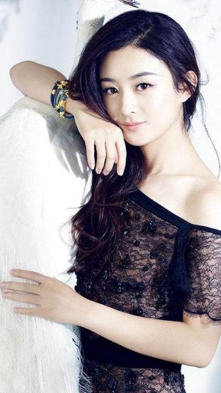 赵丽颖恋情再添实锤？李易峰已无缘，网友：他哪点比冯绍峰好？