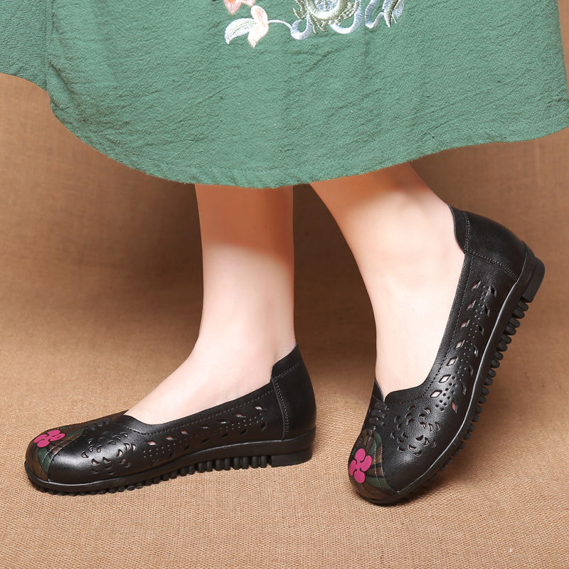 妈妈“玉足”乐翻了天，镂空设计的呼吸鞋，穿上瞬间热脚丫爽爆了