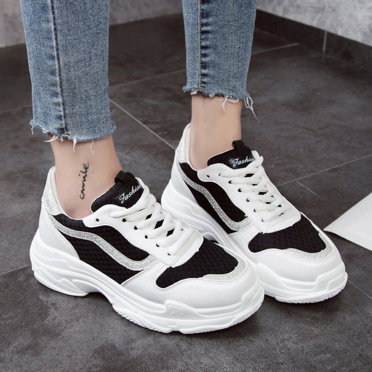 今年流行的女鞋，是这样的款式，时髦洋气，女人味爆表