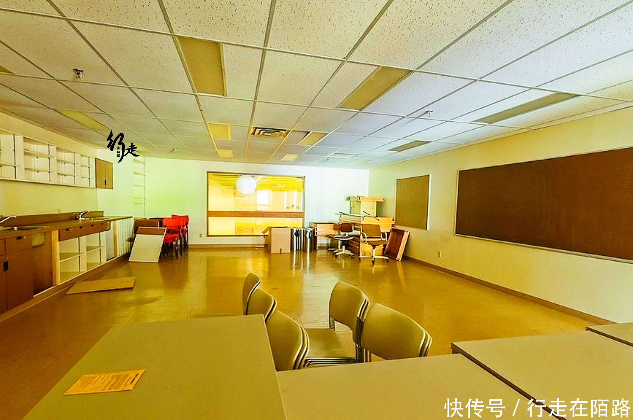 价值20亿的鬼镇：配套齐全彻夜灯火，一人独占几百套房子