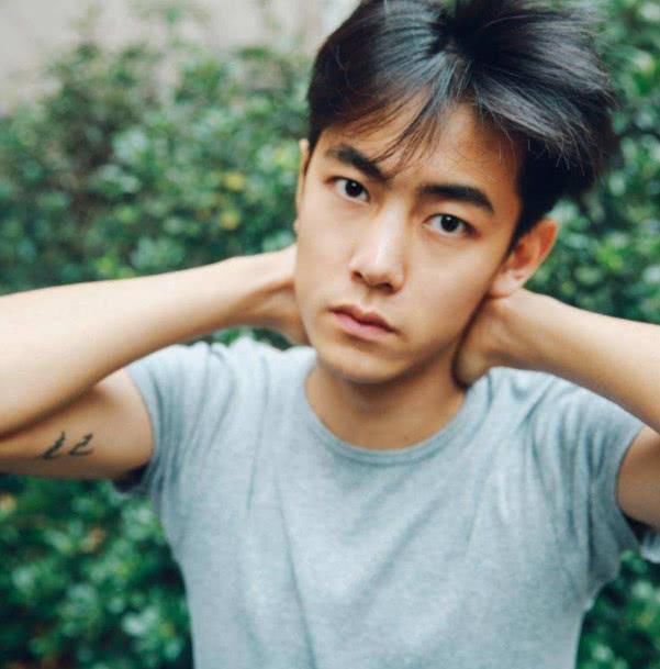 纪凌尘分手18天后，努力洗白大谈分手传闻，网友：原来我们都错了