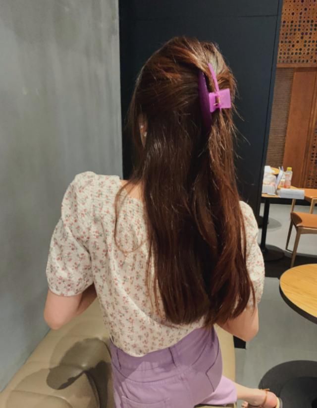  「多变」原来现在的美人都这样搭配！2件套搭配风格多变，怪以前太手残了