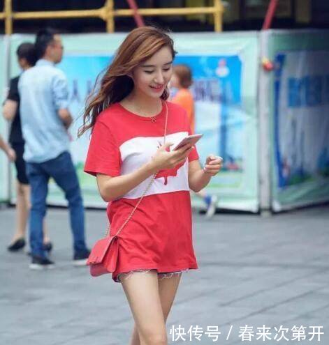 街拍图5美女超短包臀裙，身材凹凸有致实在迷人