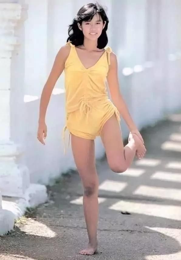 看完80、90年代的日本时尚，美的让我想穿越时光……