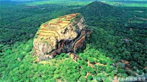 世界上唯一建在岩石上的国家，高度180米，堪称一大奇迹