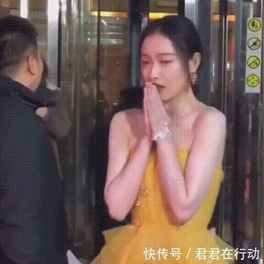 「 穿搭风格」为啥能把裤子当裙子穿，但这真能抗冻吗，韩雪都36岁了