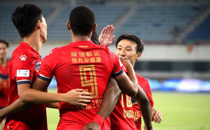 中甲球员停球比王燊超还离谱，明年中超或同时出现两个土豪