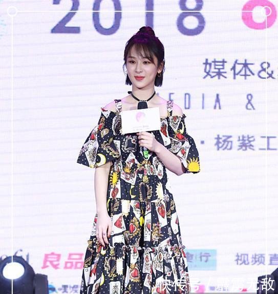 麻花辫和丸子头哪个才是减龄神器 看看同岁的杨紫和娜扎就知道了