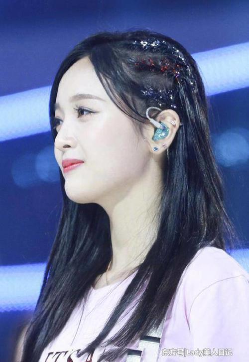 赵薇舒淇迪丽热巴都着孟美岐吴宣仪杨超越学编发，这波发型我干了