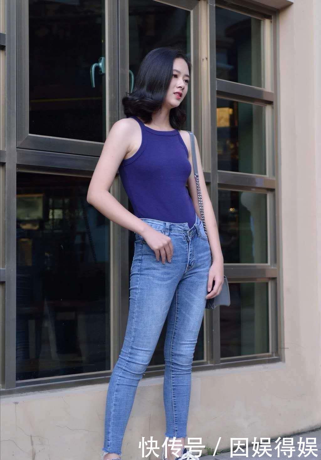  面孔|美女街拍：模特身材天使面孔配上紧身牛仔裤，看得人眼睛都直！