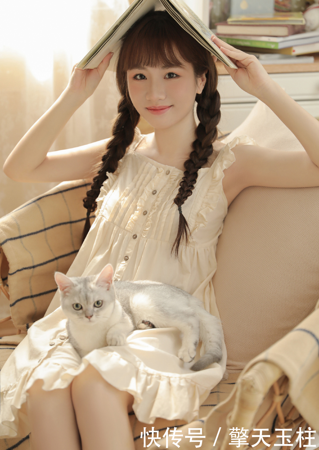  『写真』吊带睡衣美女俏皮双马尾写真