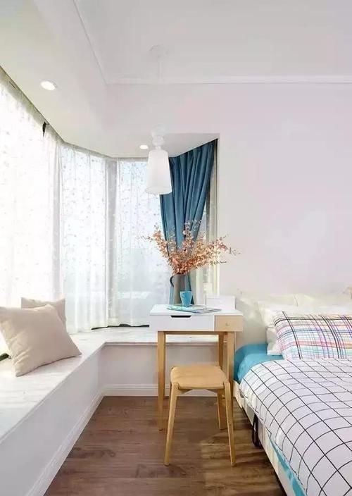  回家：卧室飘窗装修得如此浪漫惬意, 让你恋上回家的感觉!