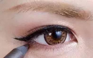  眼妆■十分“想”说丨卧蚕怎么画？两招教你轻轻松松化立体式眼妆画法！