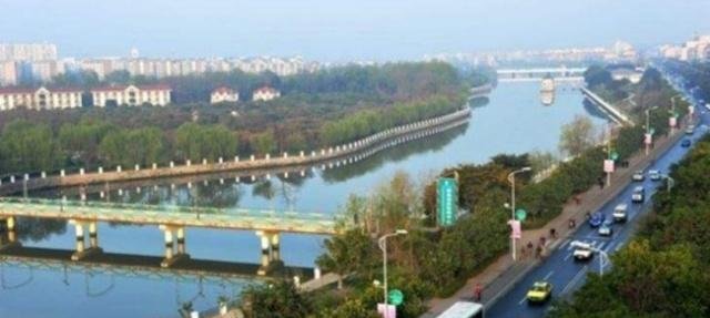 四川四大名镇，三镇已经是繁荣的城市了，还有一镇成为了铁路枢纽