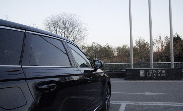  『随时』陪老婆逛街是我义不容辞的责任，和奔腾T99随时待命中