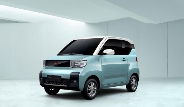  出行@神车家族再添新成员，五菱新能源车命名为“宏光MINI EV”