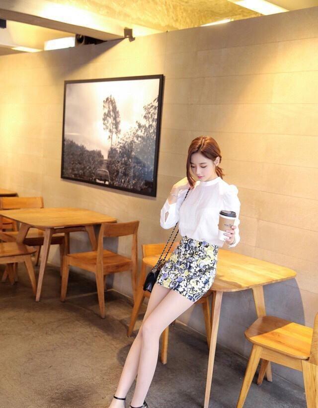 清纯甜美的小姐姐，走到哪里都十分的受人欢迎