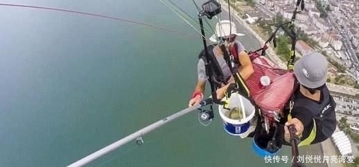  【男子】男子玩高空钓鱼，高度升到150米，结局真的钓上了4条鱼