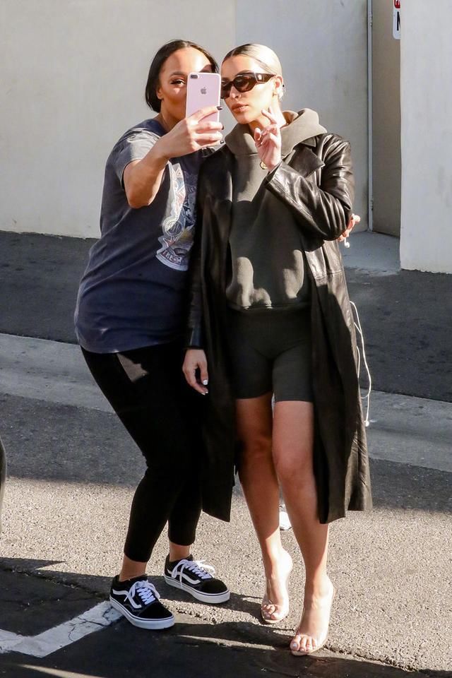 金卡戴珊瘦了颜值也高了,终于不把安全裤外穿,网友:顺眼太多