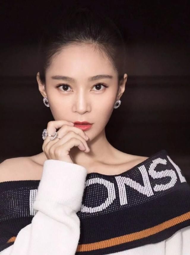 《延禧攻略》众位娘娘换下古装，乾隆会翻谁的牌?