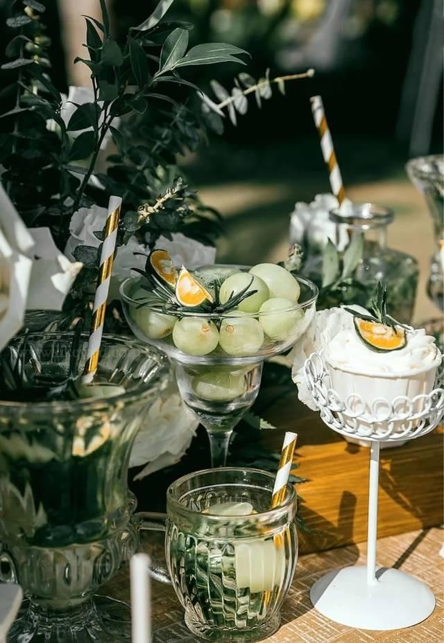 『环形』在海边的白绿色婚礼,环形户外婚礼,属于秋天的温暖