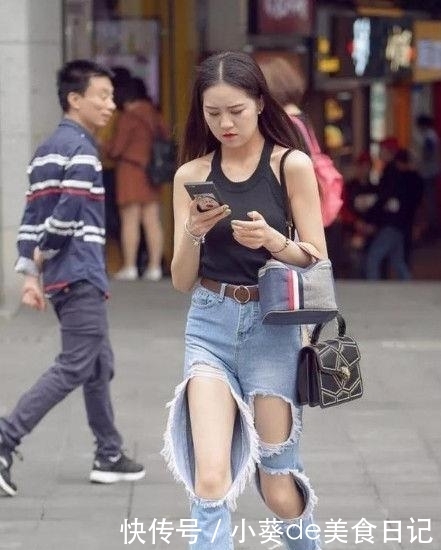 『 潇洒』穿出紧致身材！，热情时尚的街拍：飘逸潇洒的美女