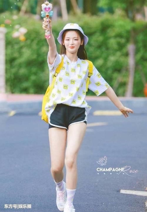 网友编造杨超越老板的假文章，企图引导网络暴力？村民的话亮了！