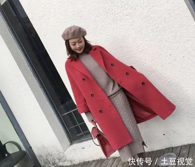  [女人]一个精致的女人冬日离不开羊绒大衣，时髦修身，显得时尚利落