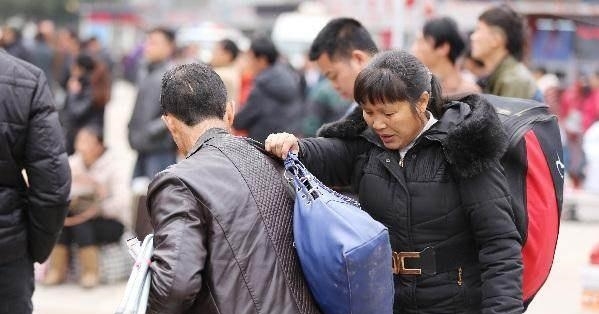 农村怪象，20多岁却一直没地种，去世20年还有地！专家：很合理！