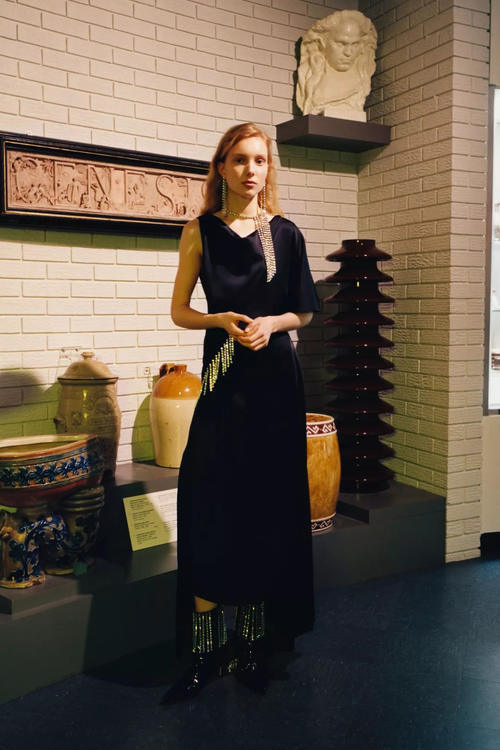 早秋裙子这么穿最时髦!!!