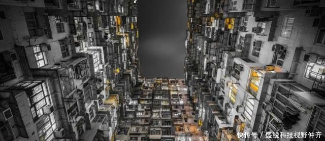 国内高楼密度最大的城市，比上海还富裕，不是深圳也不是广州