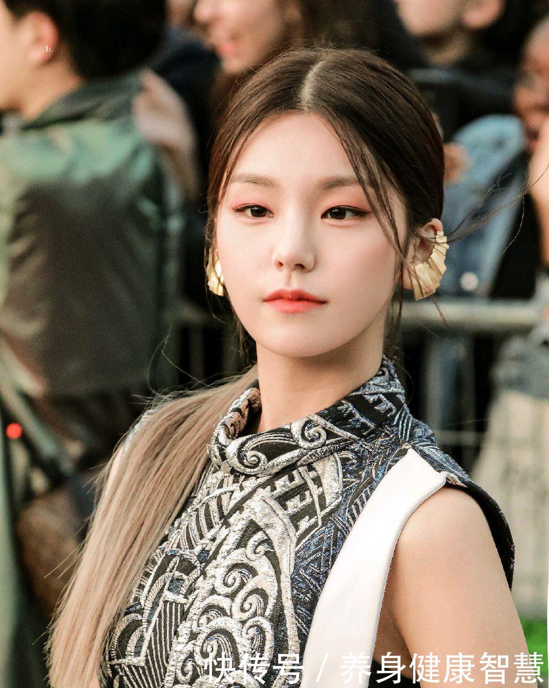 「皮裤」黄礼志出席大牌活动上不了台面死亡皮裤穿出高级感,还是太年轻