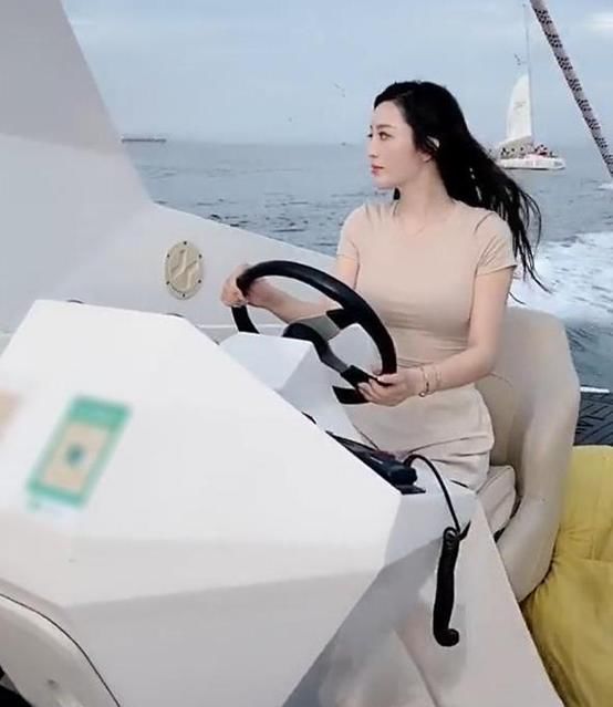  美女|性感美女天仙化人，美丽贤淑，瞬间被圈粉！