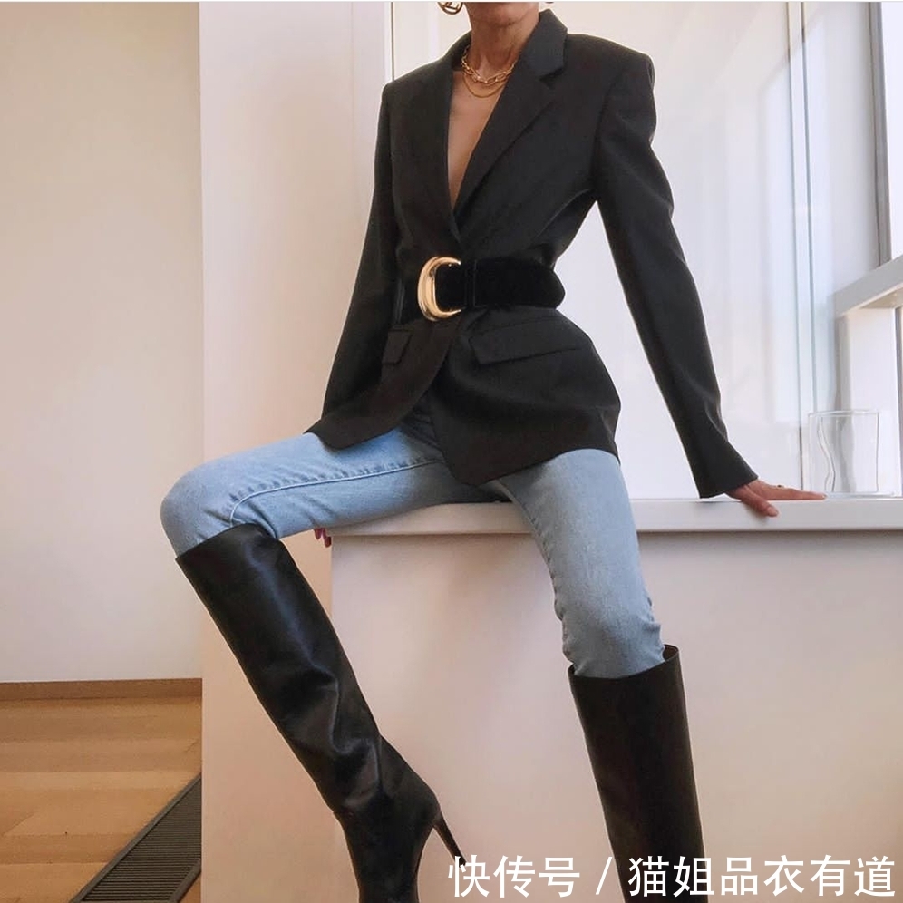  #还要#西装这样穿才对，和腰带搭配火辣又潮流，错过可还要再等一年