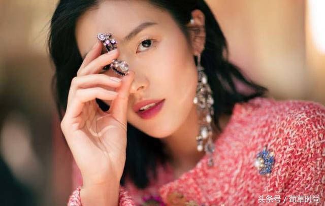 大表姐刘雯把一件普通的碎花裙穿出了仙女感,凭啥她可以?