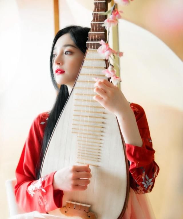 周洁琼变身古装仙女，比18岁的大S更美，期待你的古装剧！