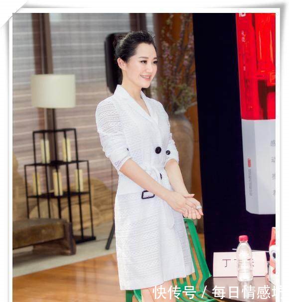 许晴再次嫩出新高度！49岁饰演靳东女友竟比32岁江疏影还娇羞