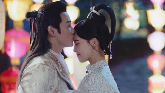 罗晋凌晨突发4字微博却秒删!与唐嫣分开坐实?杨幂:不存在的事