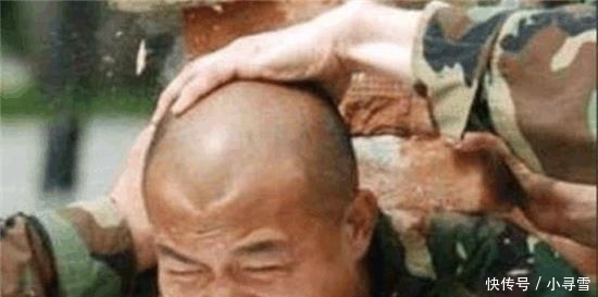 他本是少林寺武僧, 16岁被特招进特种部队, 26岁成中国特种兵传奇